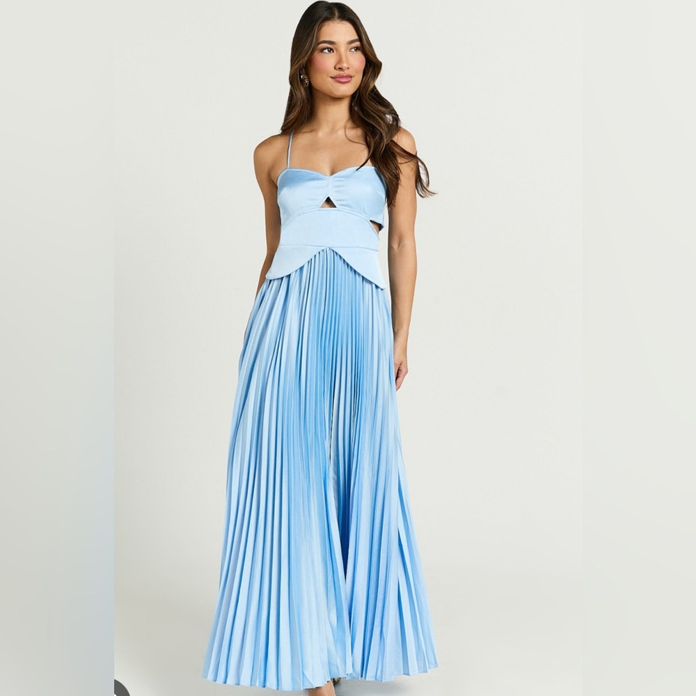 Elegant Blue Pleated Maxi Dress